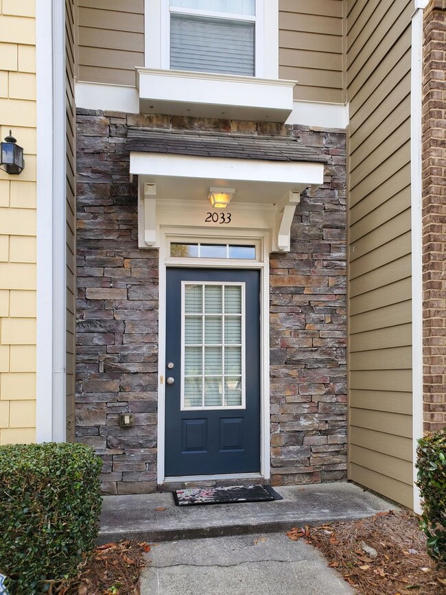 Building Photo - 3/2.5 Townhome in Ellison Lake in Kennesaw...