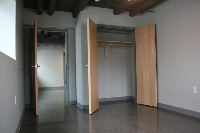 Building Photo - 2224 Y Street