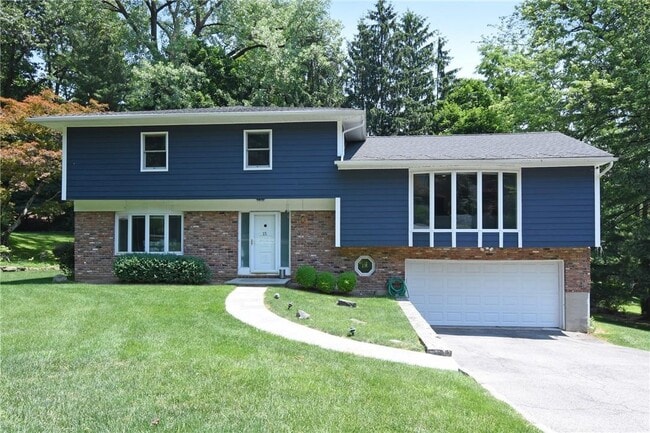 Primary Photo - 15 Algonquin Dr