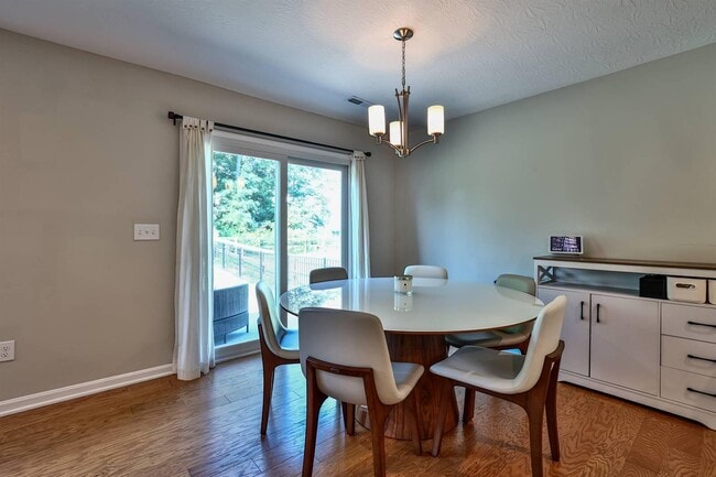Building Photo - 2321 Slaney Ln