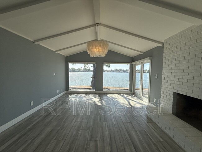 Building Photo - 23 Sail Ct