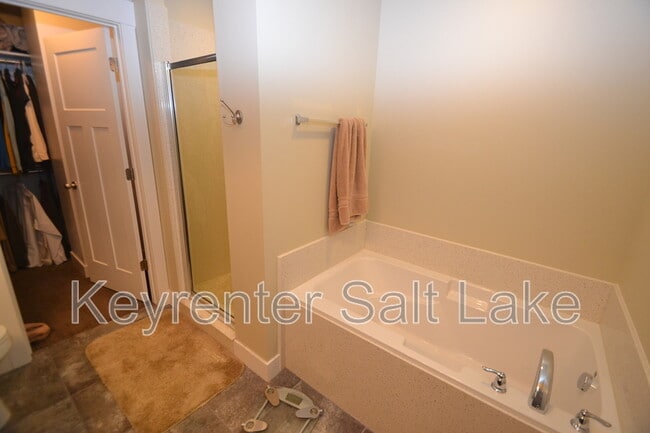 Building Photo - 1867 Trail Heights Dr