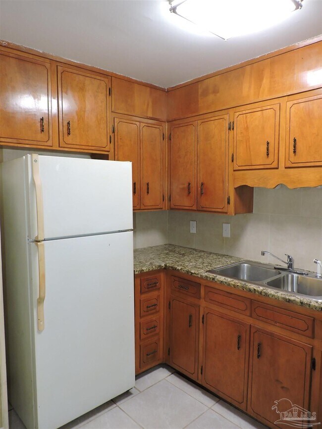 Building Photo - 1327 Jasma Ln