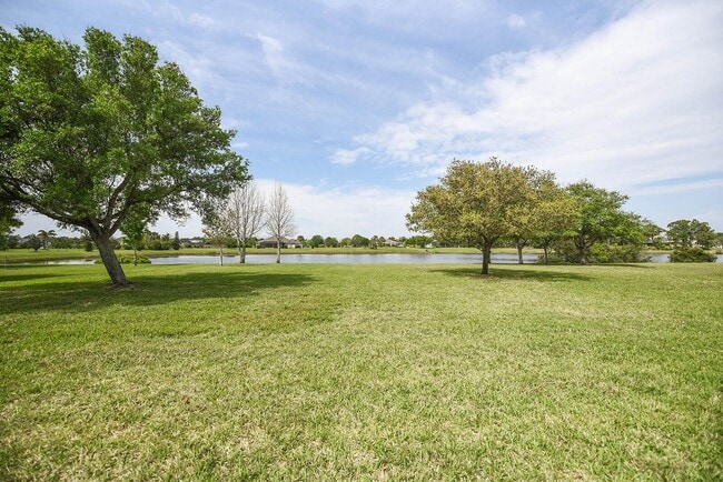 Building Photo - 4068 Gardenwood Cir