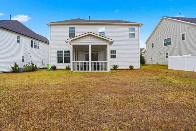 Building Photo - AVAILABLE BEAUTIFUL AND COMFORTABLE HOME