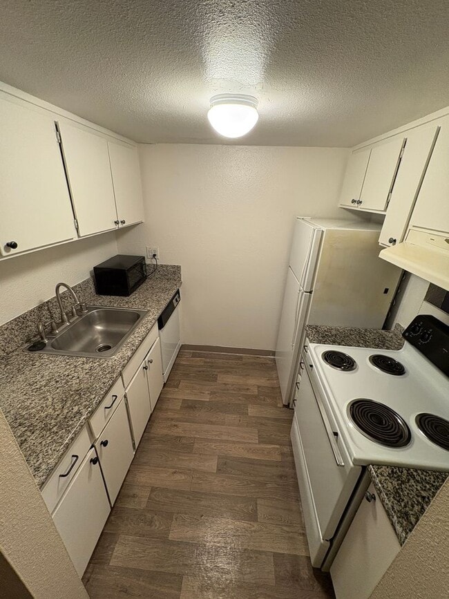 Building Photo - 5101gl