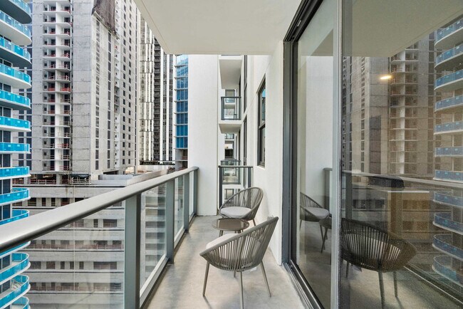 Building Photo - 11 NE 6th St