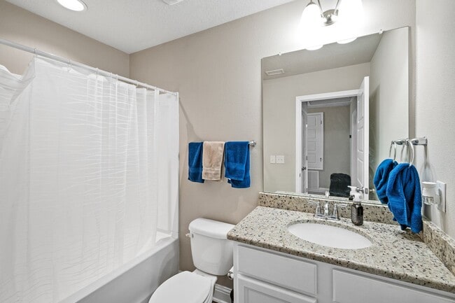 Building Photo - NEW LOW PRICE!!