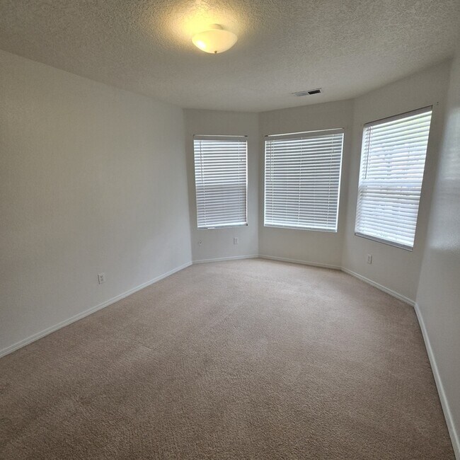 Building Photo - 2527 Ghost Ranch St SW