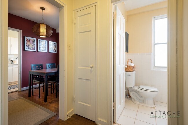 Building Photo - 10 Ashby Street Unit D, Alexandria, VA 22305
