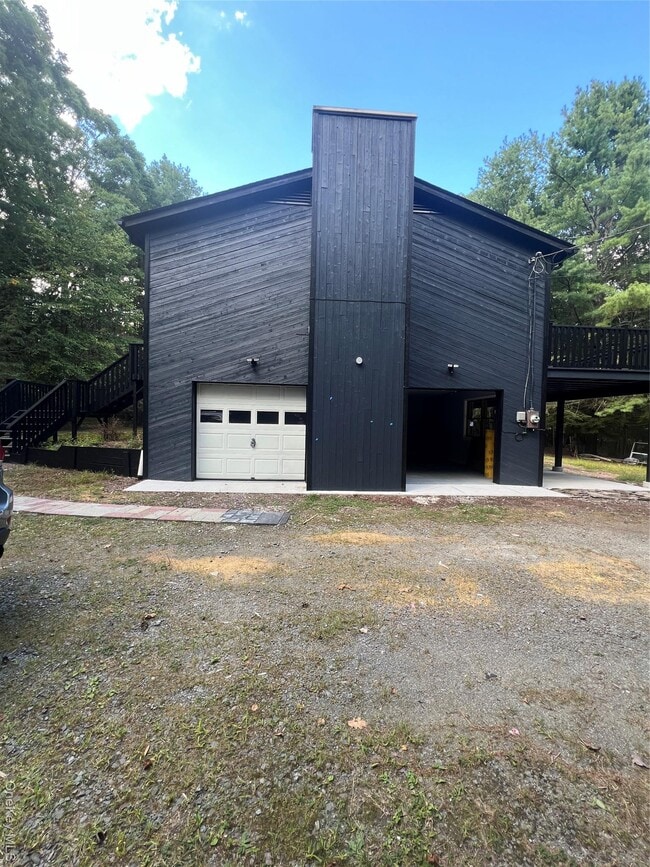 Building Photo - 60 Sunflower Dr