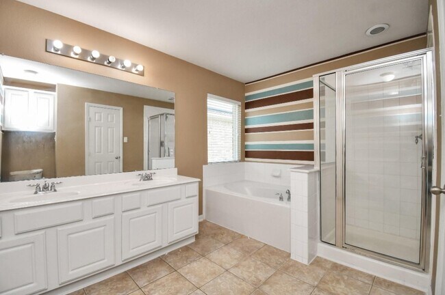 Building Photo - 12818 Schiller Park Ln