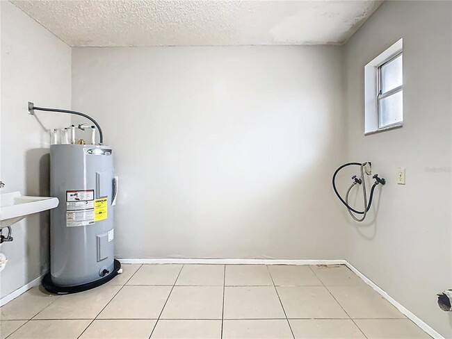 Building Photo - 4530 Ballentine Ct