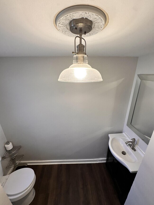 Building Photo - 334 Raymond St