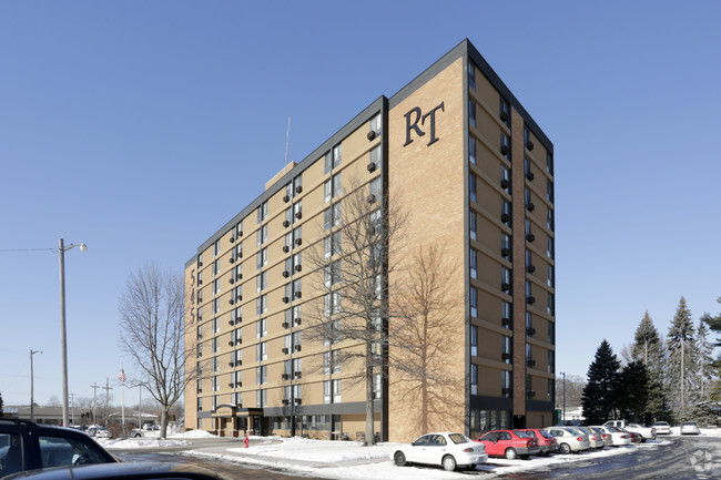 Primary Photo - Ridgewood Towers