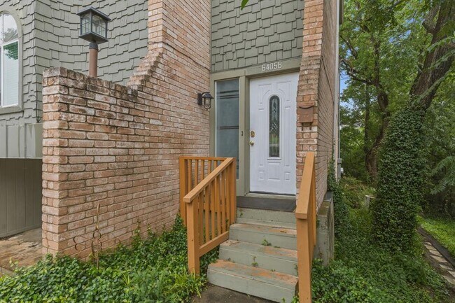 Building Photo - 6405 Chimney Creek Cir