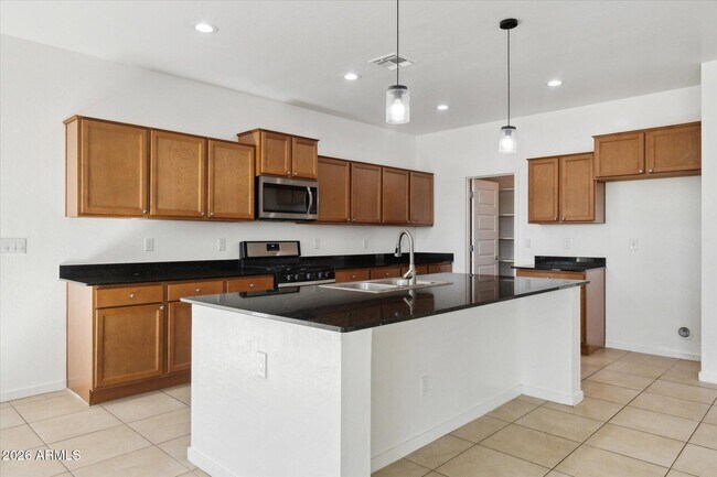Building Photo - 37292 Yellowstone Dr