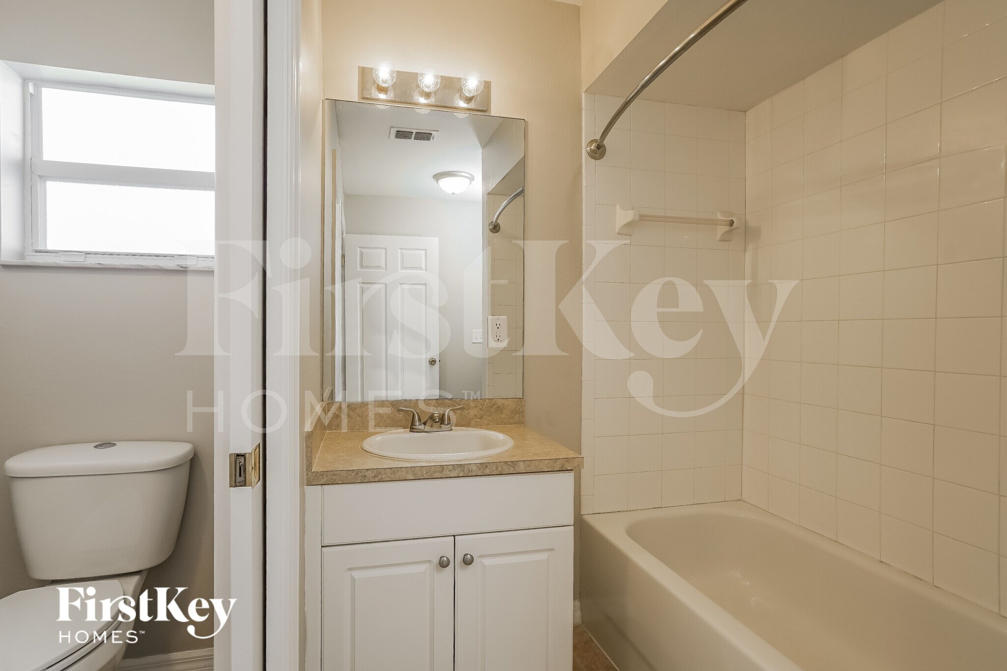 Building Photo - 1842 NW 5th Pl