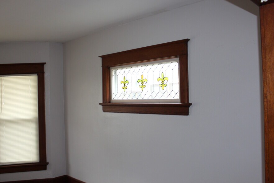 Living Room 1 - 1516 Thurston Ave