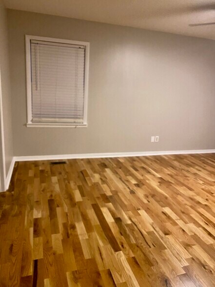 Building Photo - 302 Cherokee Dr