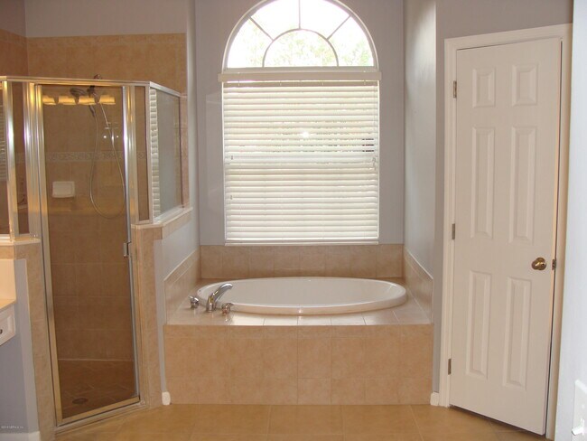 Building Photo - 2266 Cascadia Ct