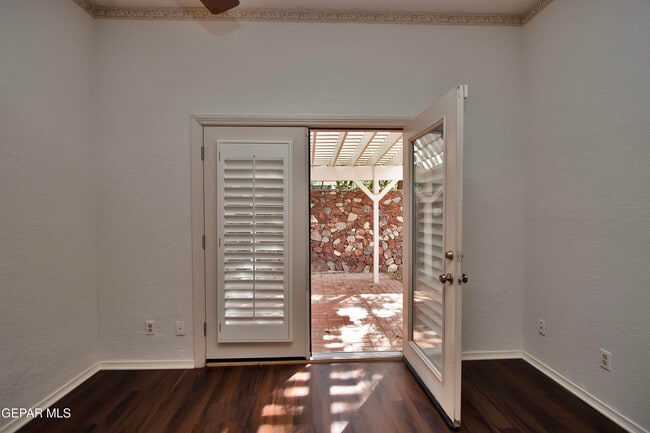 Building Photo - 5710 Mira Grande Dr