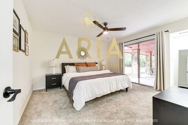 Building Photo - Unique 3 bed/2 bath Property with HUGE Bon...