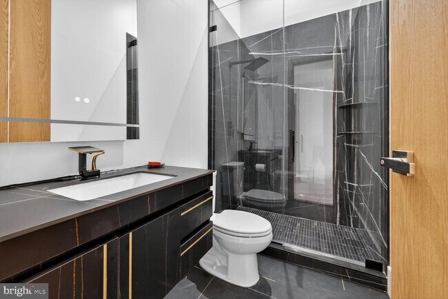Building Photo - 4509 Foxhall Cres NW
