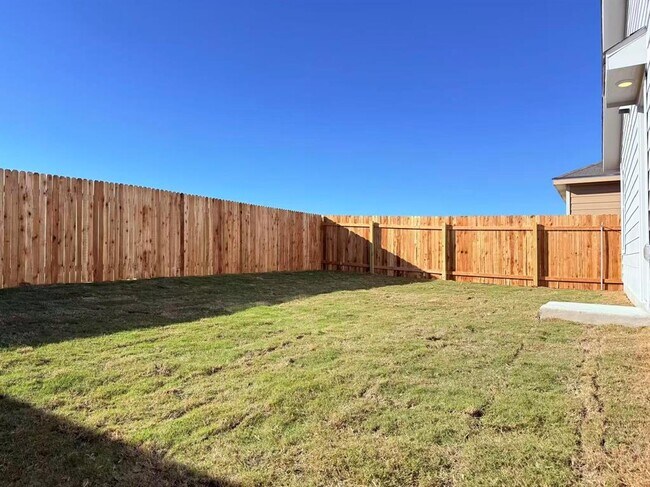 Building Photo - 217 Skyfire St