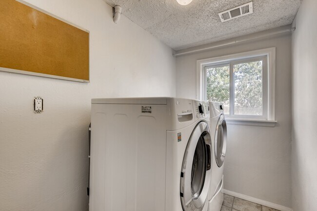 Building Photo - 4641 W Tufts Ave
