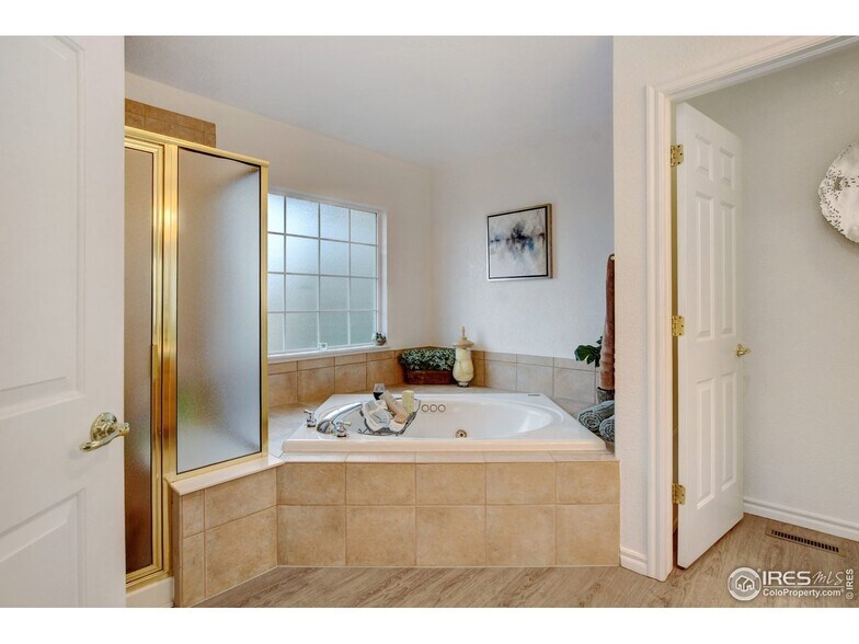 Master Bathroom - 3000 E 112th Ave