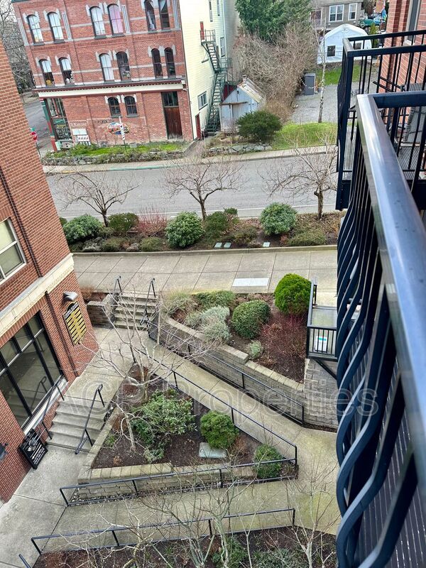 Building Photo - 1310 10th St