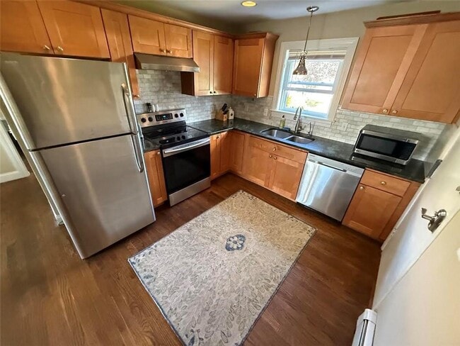 Building Photo - 70 Carroll Ave