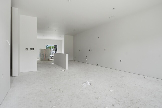 Building Photo - 119 Kettle Moraine Dr S