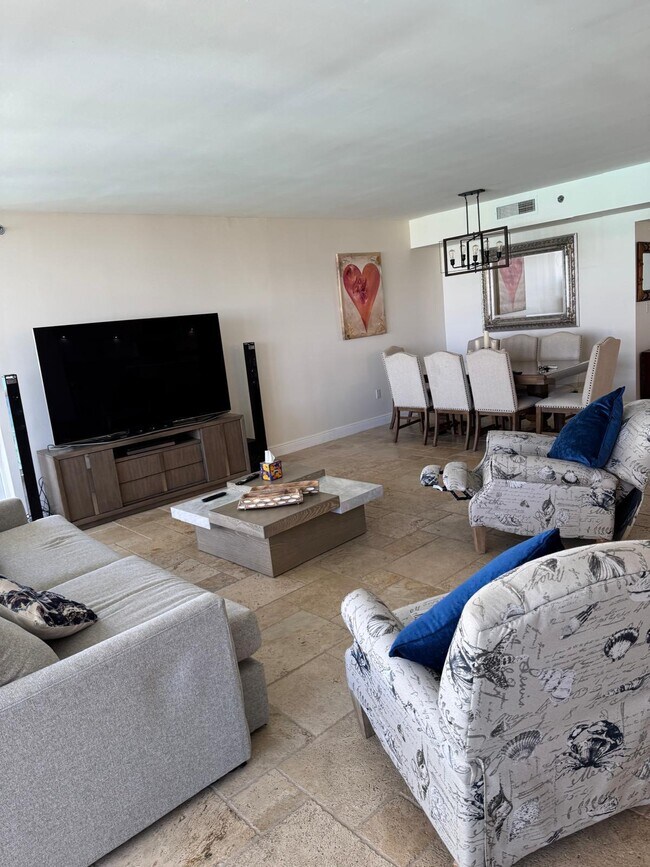 Building Photo - 1800 S Ocean Dr