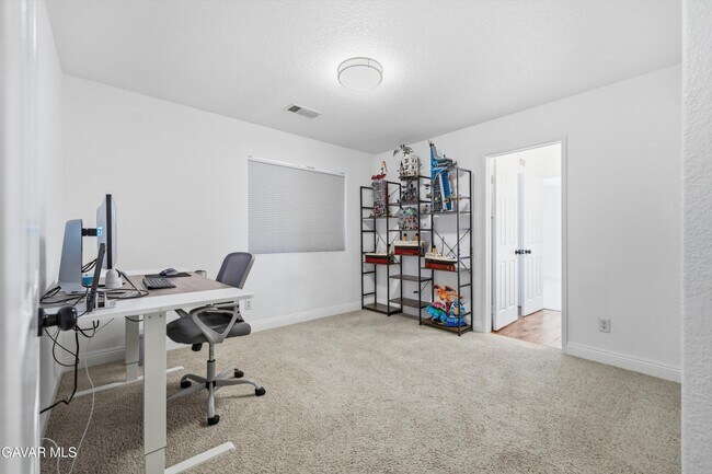 Building Photo - 1638 Miki Way