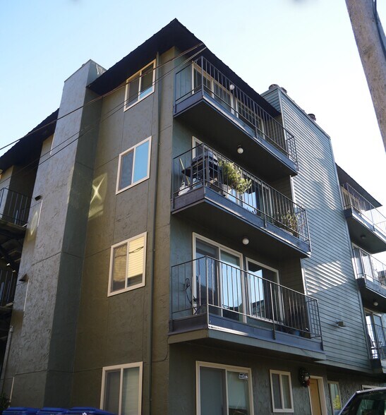 Building Photo - 4511 Greenwood Ave N