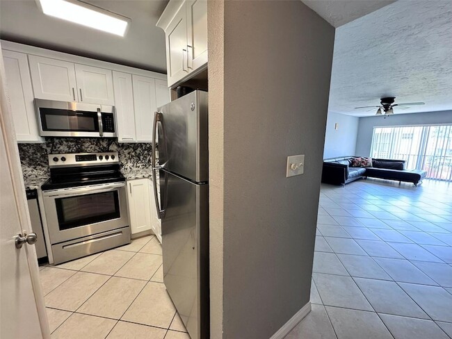 Building Photo - 2763 Woodgate Ln