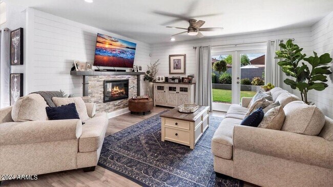 Building Photo - 4304 E Milton Dr