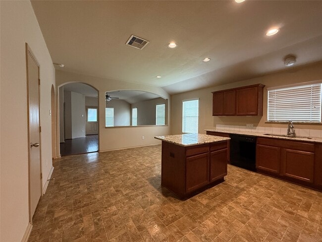 Building Photo - 24210 Silversmith Ln