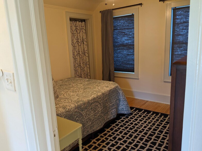 Both bedrooms have room darkening blinds - 4419 Cooke St