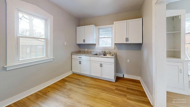 Building Photo - Cudell / West Boulevard Area - 3 bedroom/1...