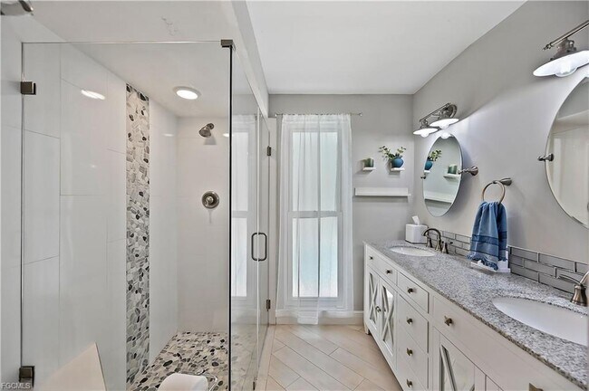 Building Photo - 404 Marathon Ct