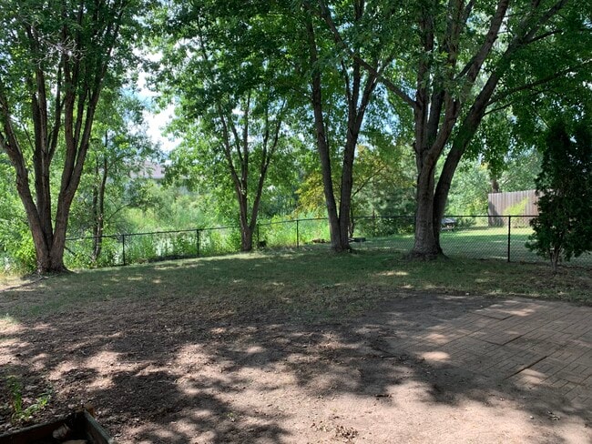 Building Photo - 14974 Glenbrook Ave N