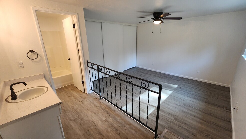 Bedroom - 579 James Ave