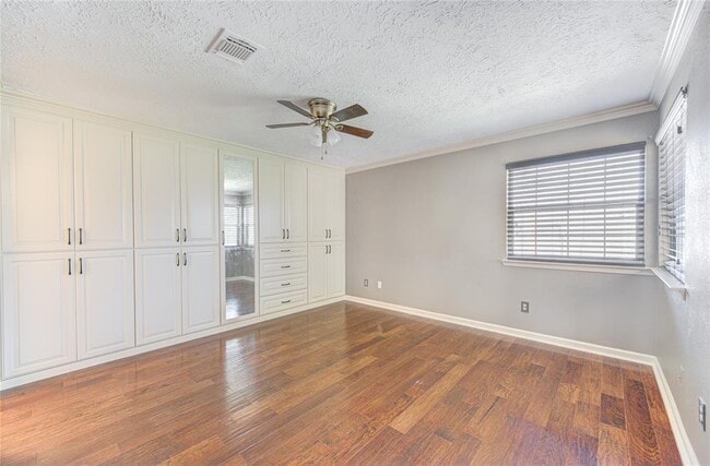Building Photo - 4705 Dogwood Dr