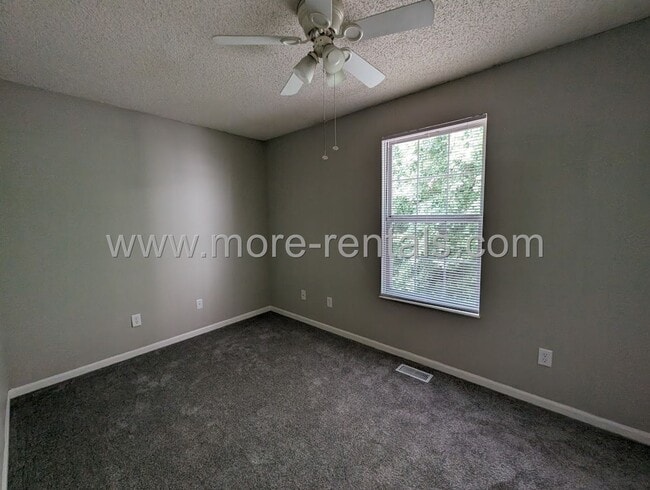 Building Photo - Remodeled condo in Hilliard Schools