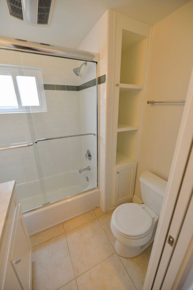 Building Photo - 259 Avenida Granada