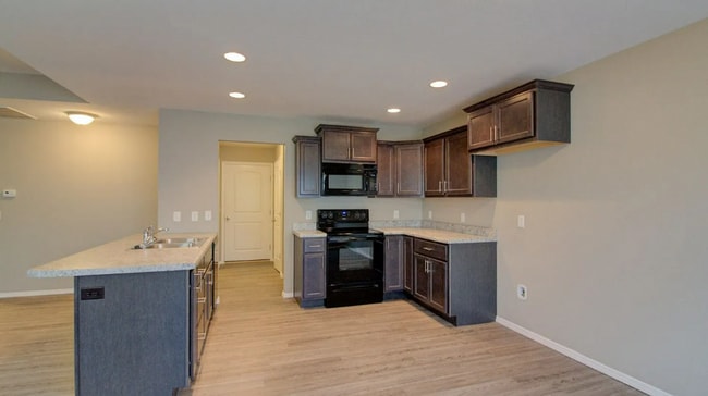 Building Photo - 3 Bedroom Rental Home in Republic - fully fenced!