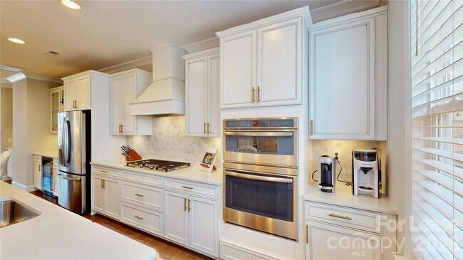 Building Photo - 421 Grey Reagan Trail